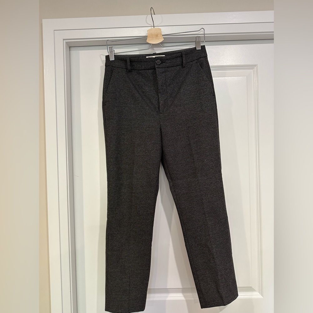 Checkered Zara straight leg dress pants size 6